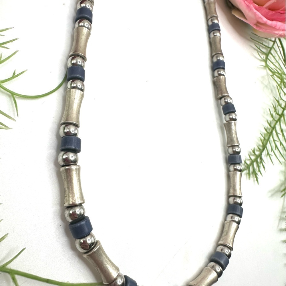 VINTAGE⚜️Blue Glass & Brushed Silver Beaded Necklace - Picture 3 of 6